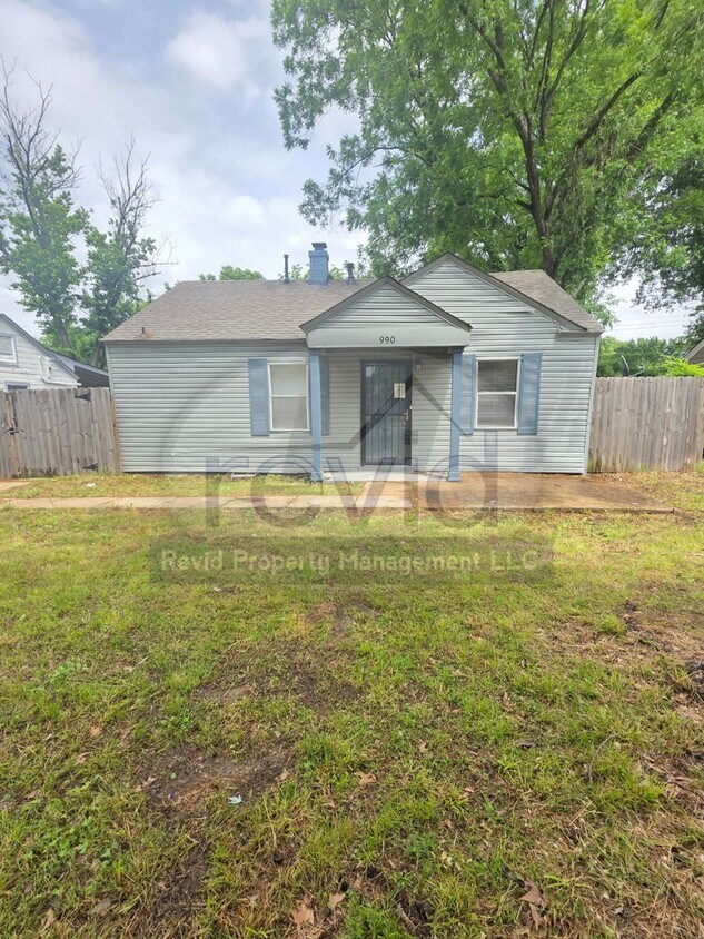 Foto principal - 4 bedroom home in Memphis!