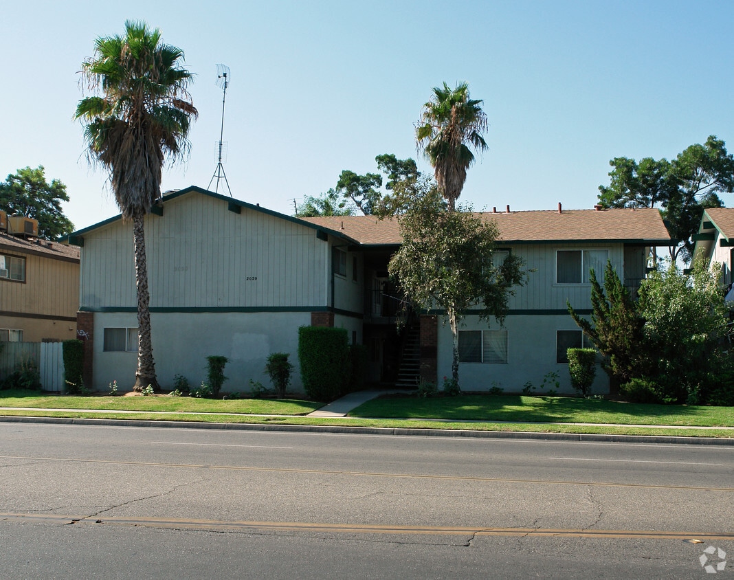 Foto principal - 2053 W Shields Ave