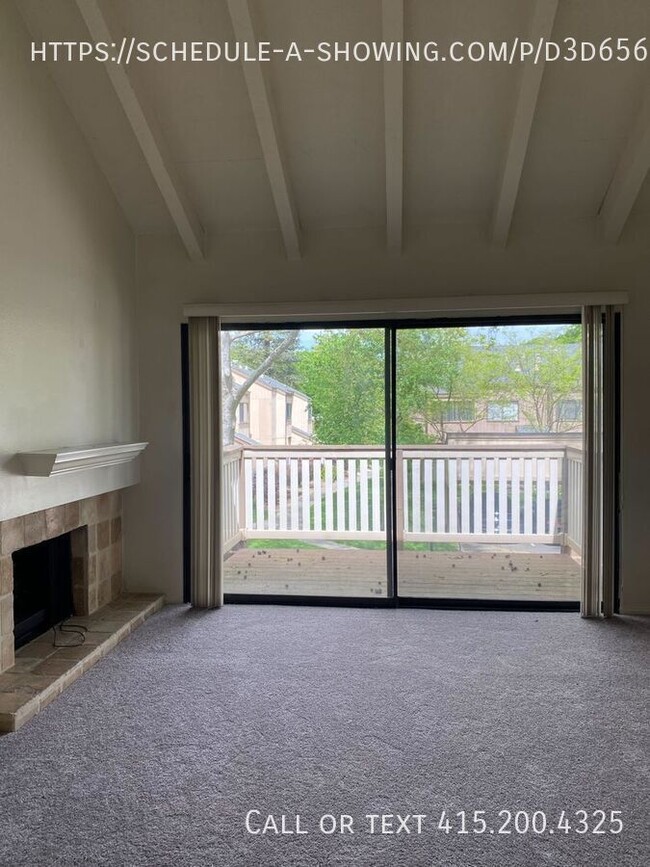 Building Photo - 545 Woodside Oaks