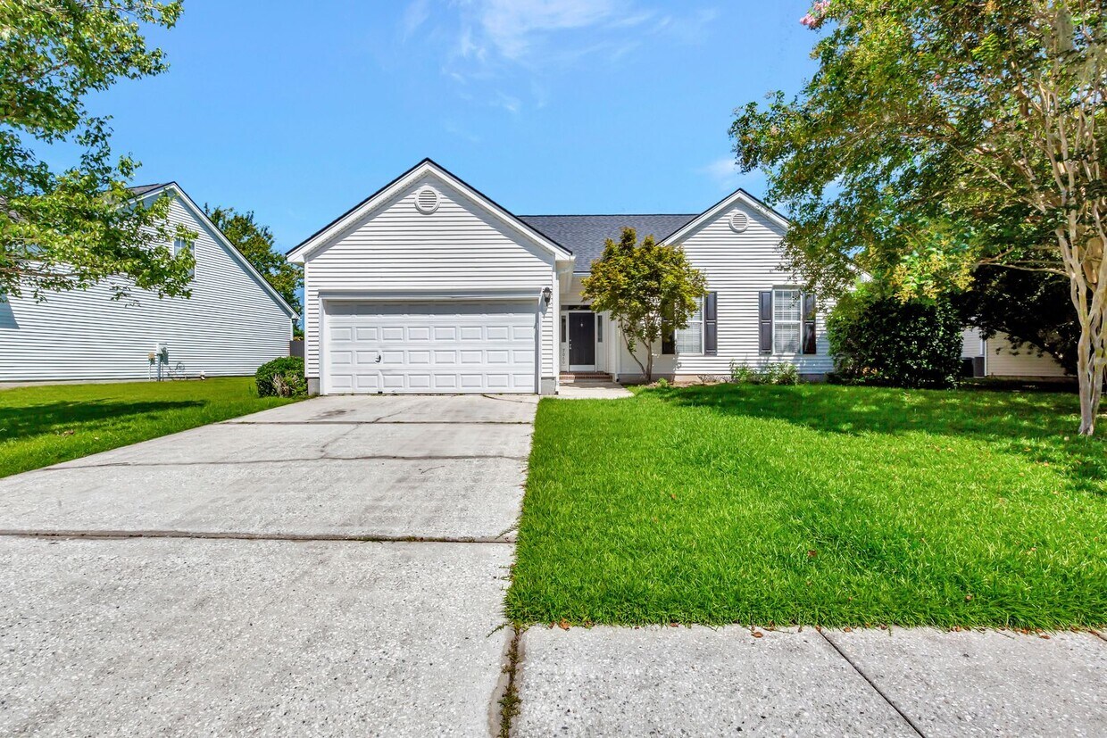 Single Story home in Village Green! - Single Story home in Village Green!