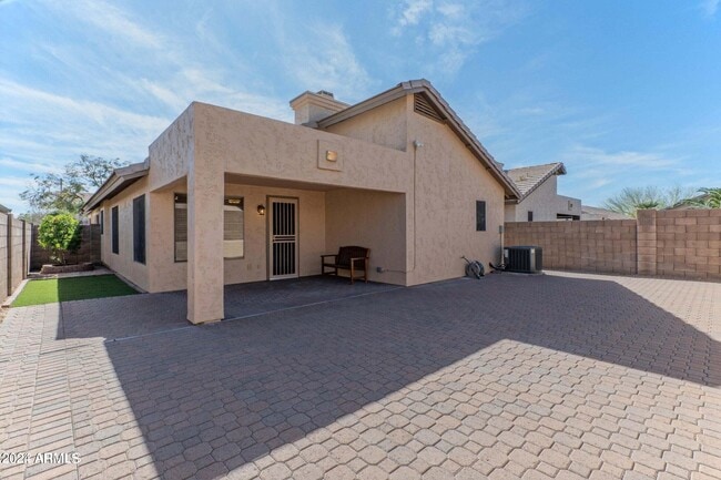 Foto del edificio - 4706 E Abraham Ln