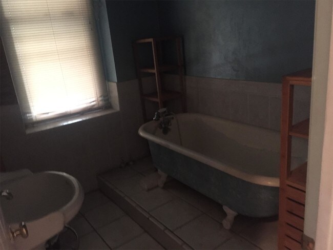 Foto del edificio - 2412 Eutaw Pl