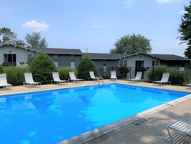 Piscina - Cameron Park Apartments