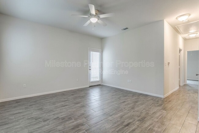 Foto del edificio - 2405 N Hickory St