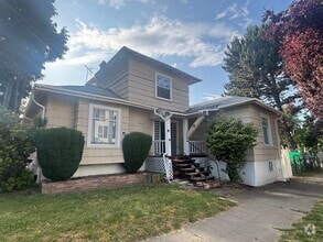 Building Photo - 2515 SE 28th Pl