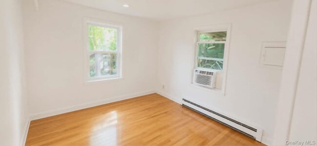 Building Photo - 147 Woodbine Ave