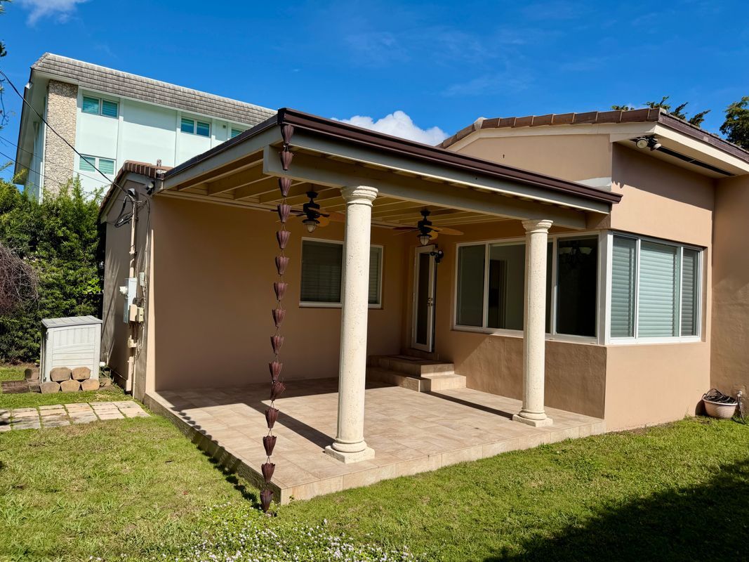 Building Photo - 814 Capri St