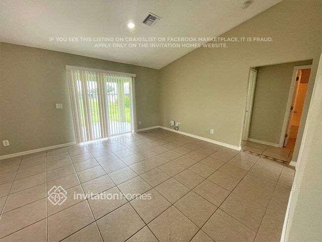 Building Photo - 813 SW 10th Pl