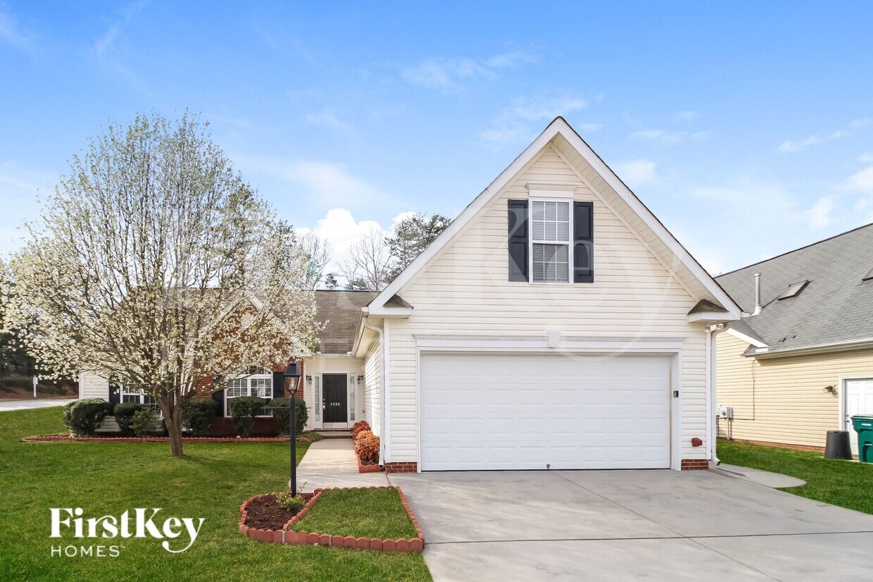 Foto principal - 4596 River Gate Dr