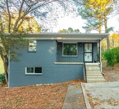 Building Photo - 107 N Summit St