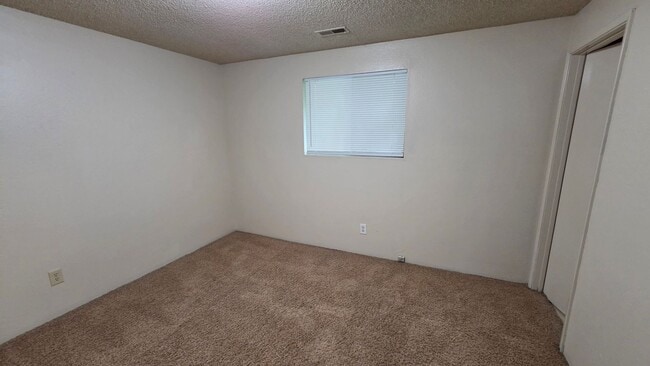 Building Photo - Spacious Home for Rent