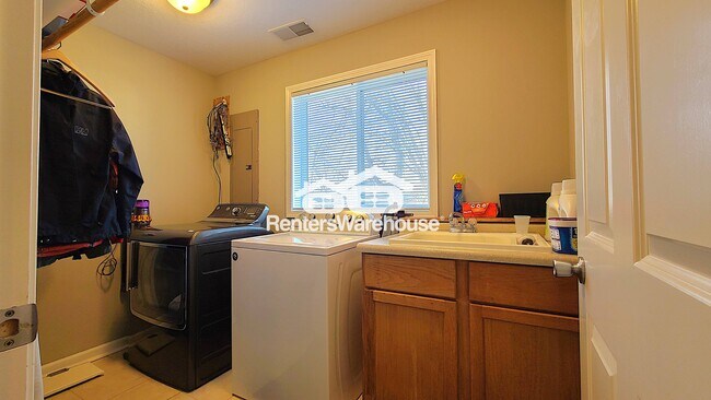 Foto del edificio - 319 4th St N