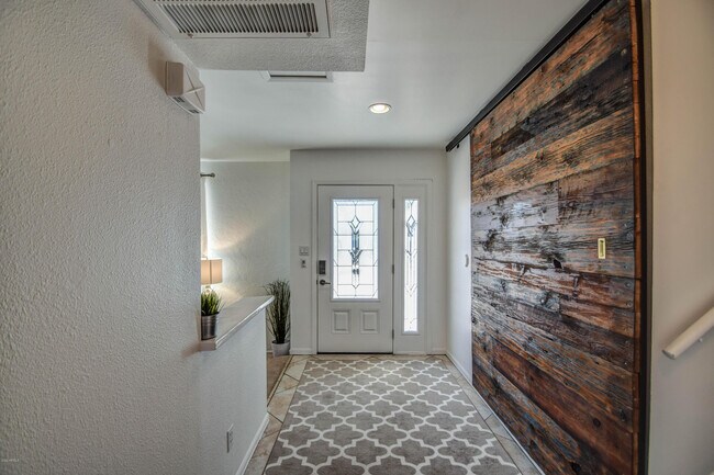 Building Photo - 8420 E Keim Dr