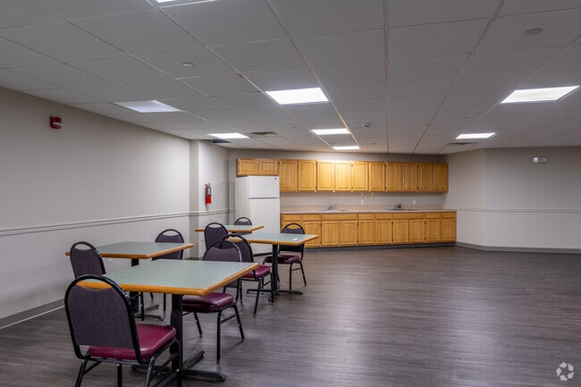 Lounge - Sycamore Crest 55+ Senior Apartments