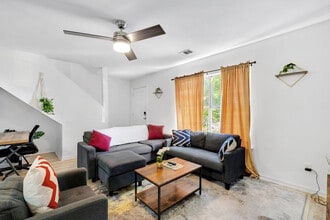 Building Photo - 1308 W Brevard St