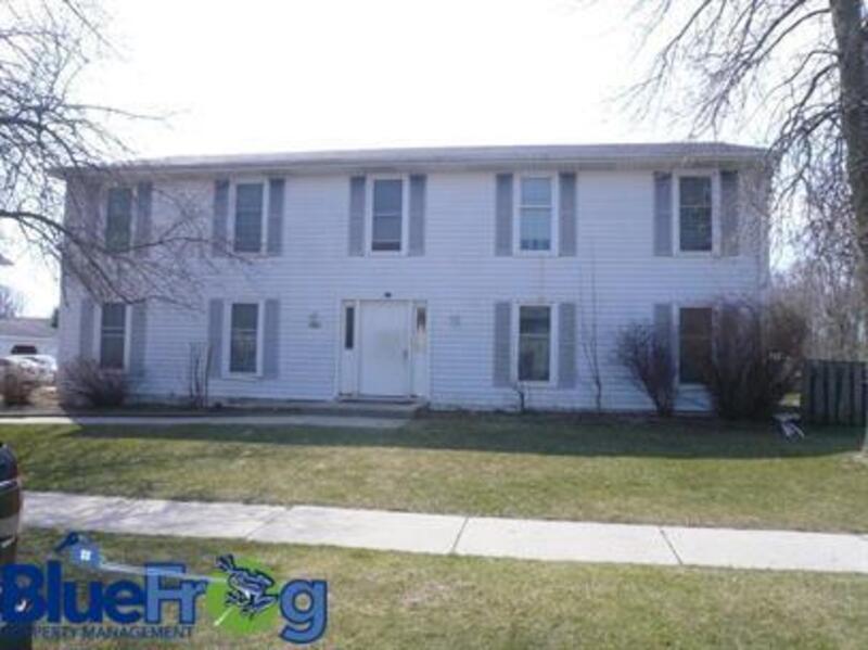 Primary Photo - 2421 Camelot Blvd