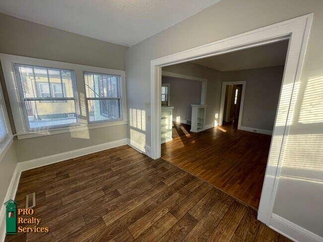Building Photo - 3 Bedroom Home