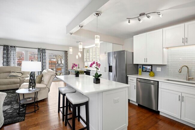 Foto del edificio - 4545 Wornall Rd