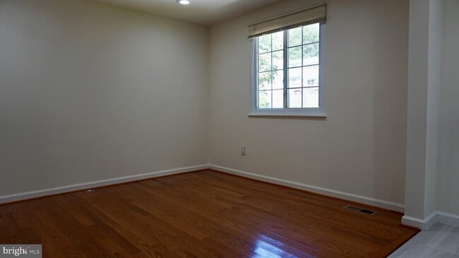 Building Photo - 8179 Curving Creek Ct