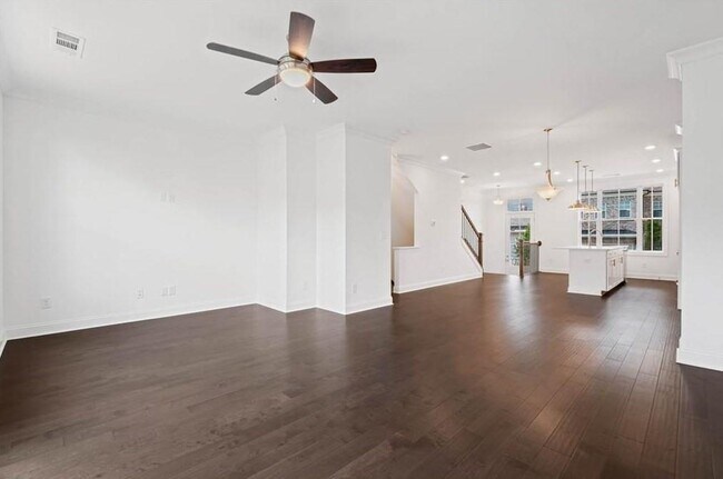 Foto del edificio - 4590 Sims Pk Overlook