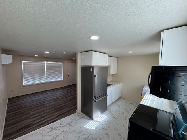 Building Photo - 1110 S Alderwood Dr