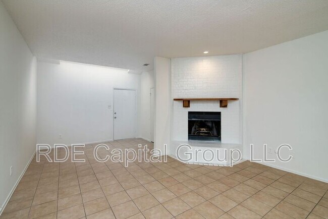 Building Photo - 5407B Chimney Rock Rd
