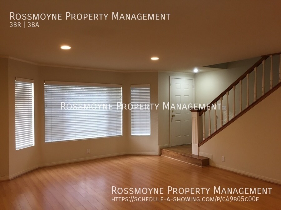 Primary Photo - 3 Bed 2.5 Bath Townhouse in La Canada Flin...