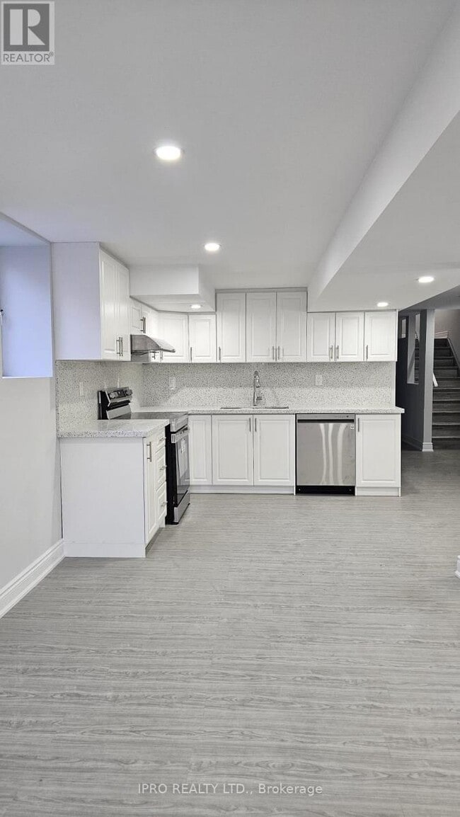 Building Photo - 5265 Springbok Crescent
