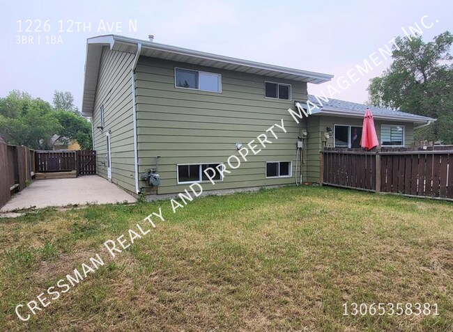 Photo du bâtiment - 3 Bedroom Single Family Home in Uplands Regina