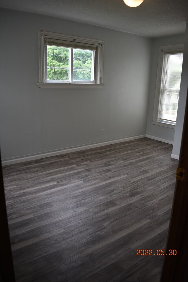 Foto del edificio - 313 Edmund Ave