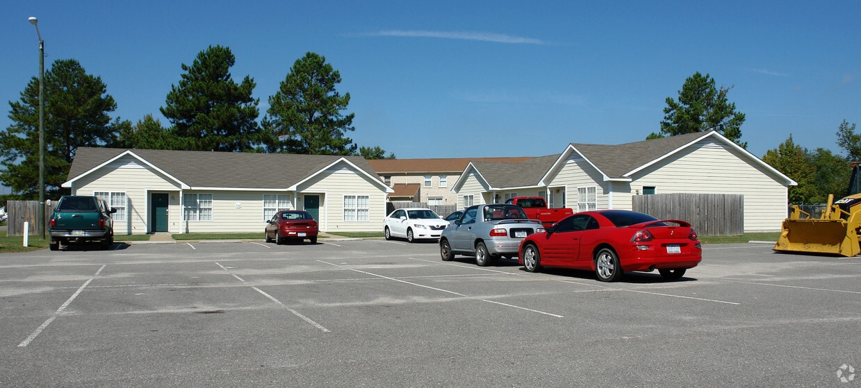 Building Photo - Highlander Place Apartments