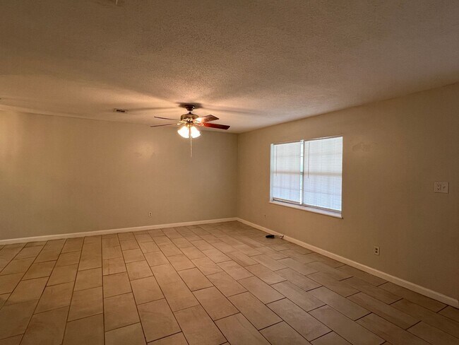 Foto del edificio - Great 4 Bedroom