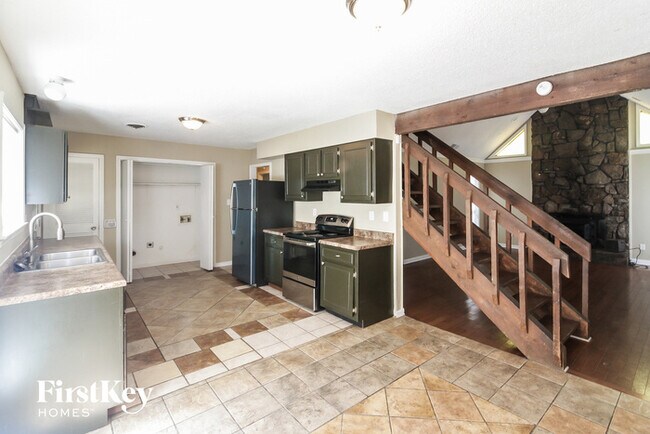 Foto del edificio - 5979 Rosewind Cir W