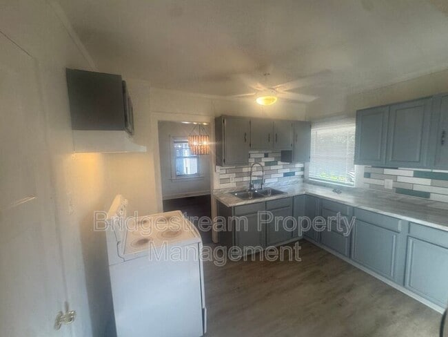 Building Photo - 20 N Trenton St
