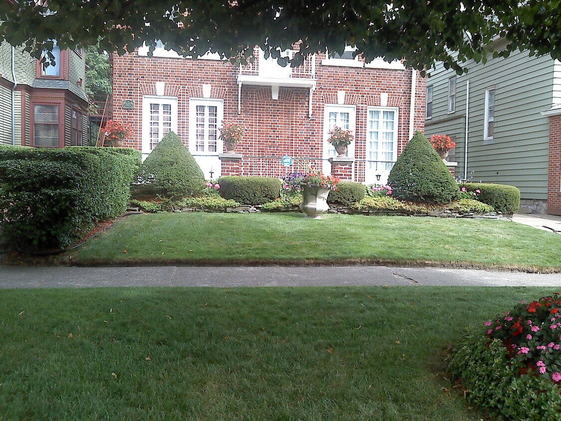 Exterior - 307 Linwood Ave