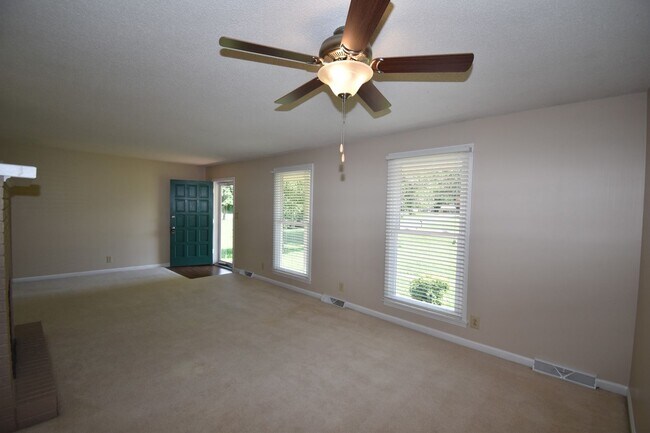 Foto del edificio - 3049 Westchester Dr