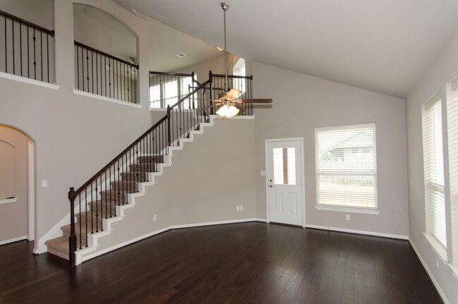 Building Photo - 736 Bonnet Ln