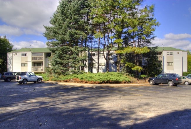 Building Photo - Pines West Apartments