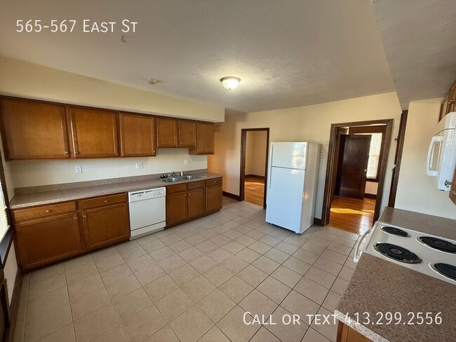 565-567 East St- - 565-567 East St- House