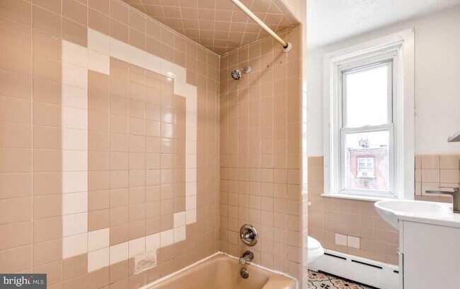 Foto del edificio - 7026 Clinton Rd