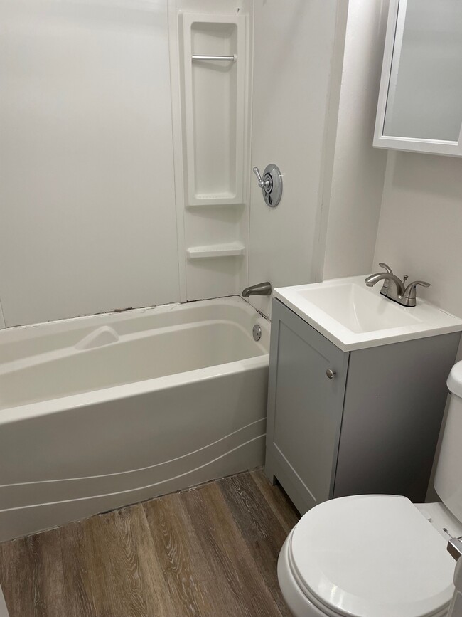 Foto del edificio - 184 Walnut Ave