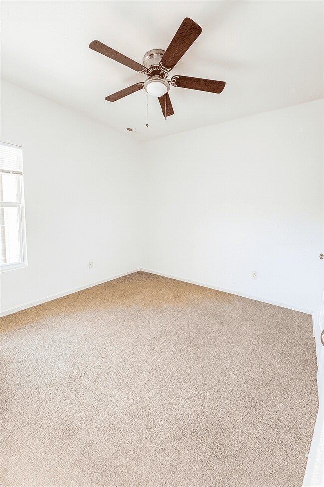 Foto del edificio - 5815 Parkview Ln