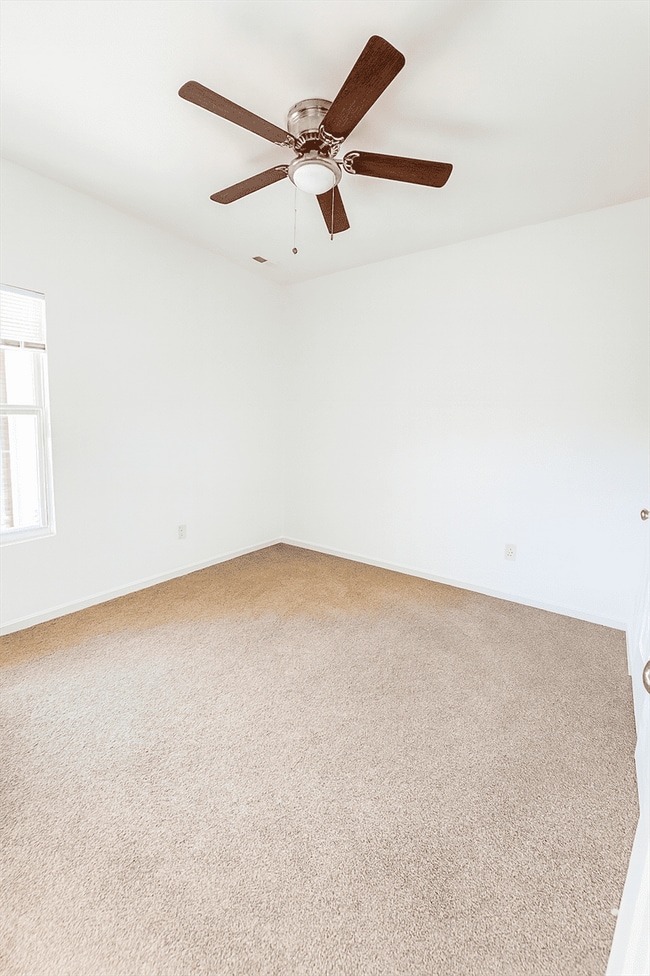 Photo - 5815 Parkview Ln Apartment