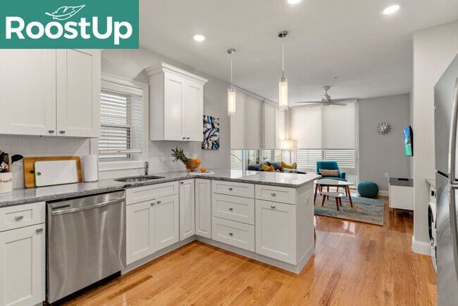 Foto del edificio - Furnished Bedroom with Private Bath in South Boston