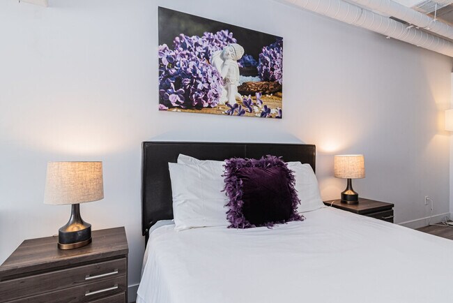 Building Photo - 6547 Rue de Saint-Vallier