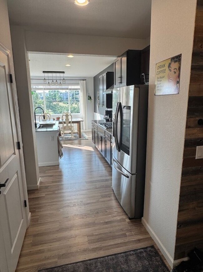 Foto del edificio - New 3BR Townhome in Mitchell Creek Canyon ...