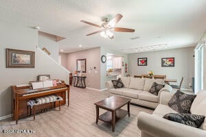 Foto del edificio - 404 Hepburn Rd