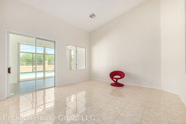 Building Photo - 4 br, 2.5 bath House - 1880 E Harrison Str...