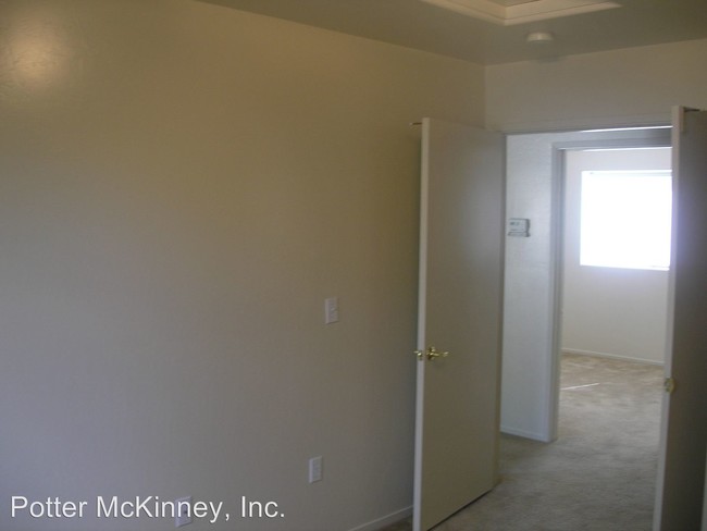 Building Photo - 8135 Whitewater Dr