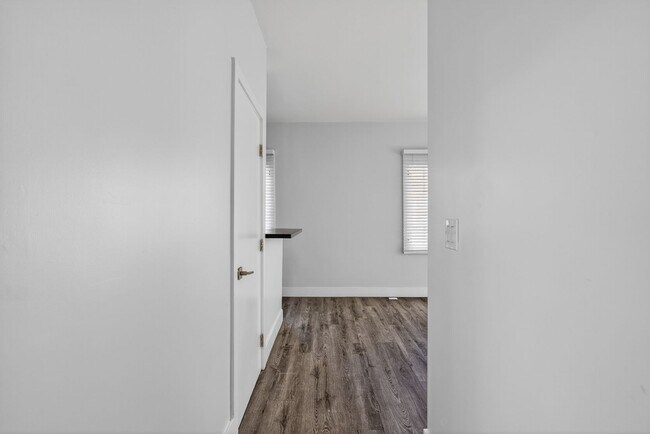 Foto del edificio - 405 W 3rd St